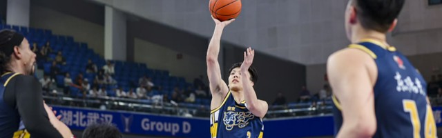 广东宏远拒绝输球！全力击败上海男篮，奎因对位张镇麟，央视直播