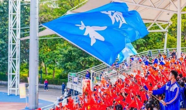 B体育官方入口-冬日米易“足”够燃！“安宁股份杯”足球总决赛火热开赛