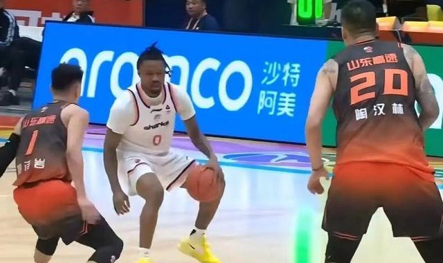 B体育官方网站-CBA季后赛｜上海男篮大胜山东强势晋级